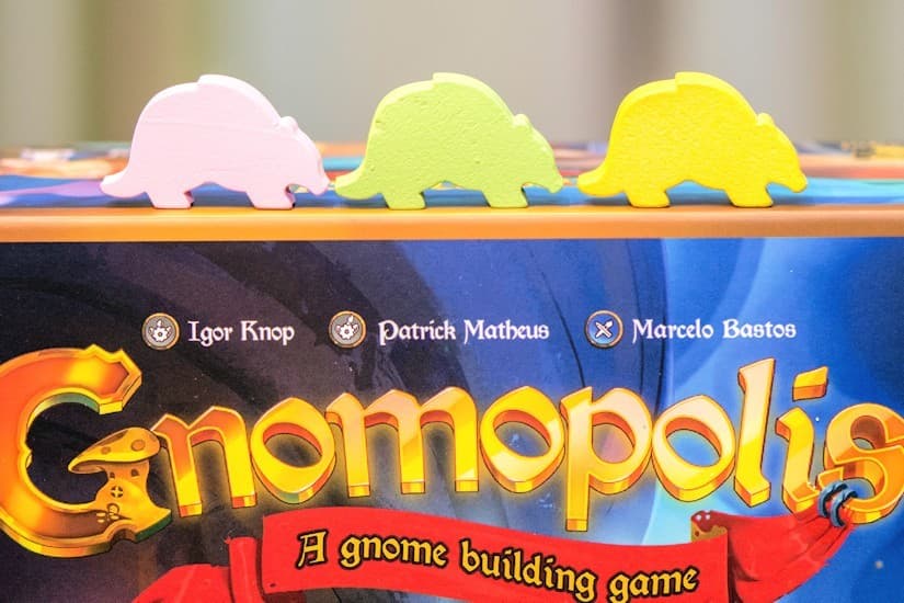 Sur le Vif! Review de Gnomopolis. De mignons gnomes pour un jeu bien plus costaud qu'il n'en a l'air!