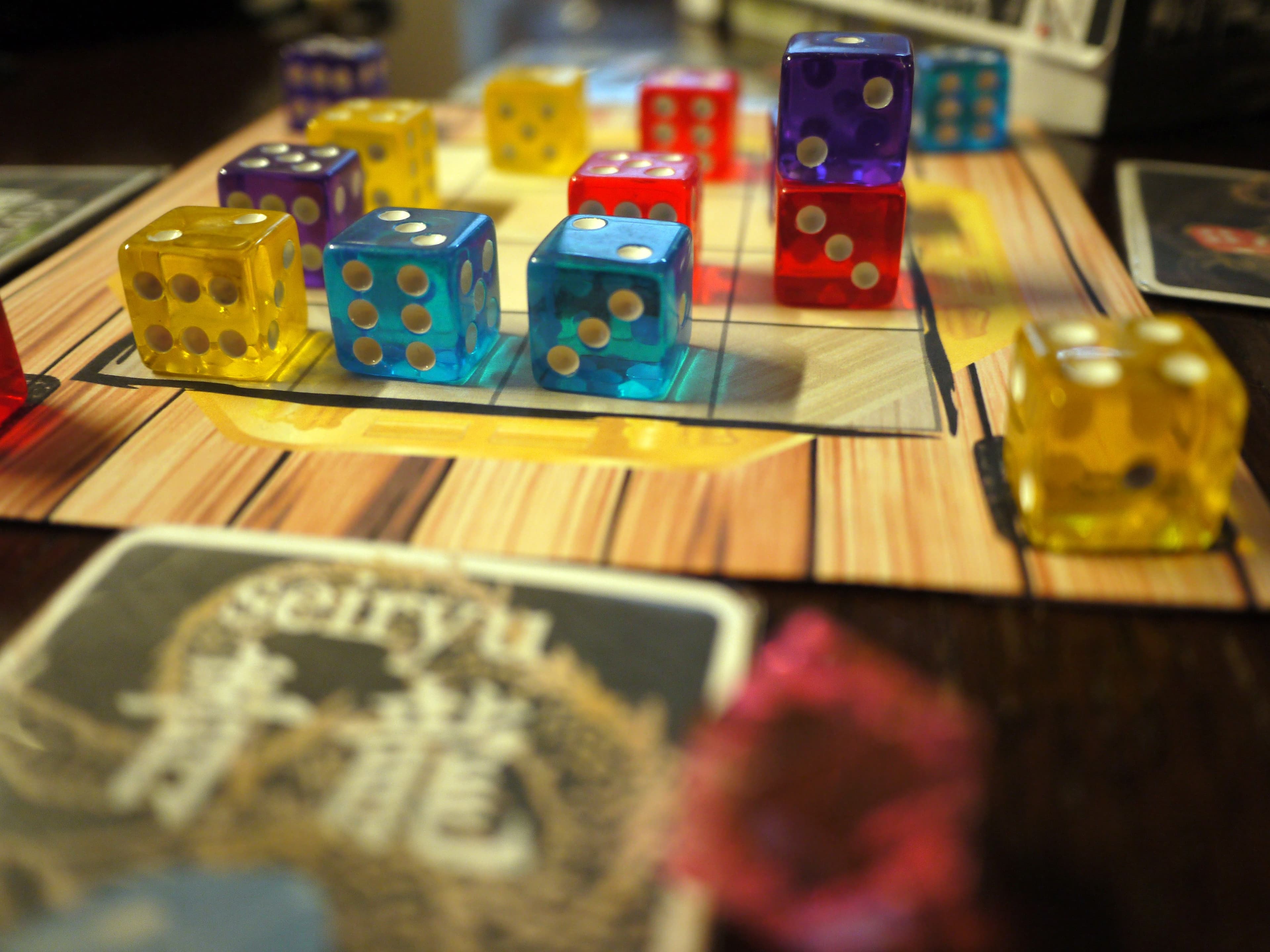Yin Yang Dice, on ne se baigne jamais deux fois dans les mêmes dés