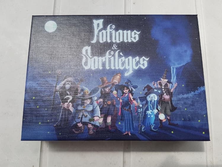 Boîte du jeu : Potions & Sortilèges